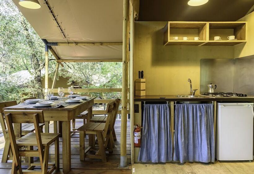 چادر با خدمات رفاهی استاندارد, Camping Maremma Sans Souci