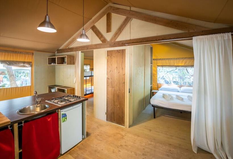 چادر با خدمات رفاهی استاندارد, Camping Maremma Sans Souci