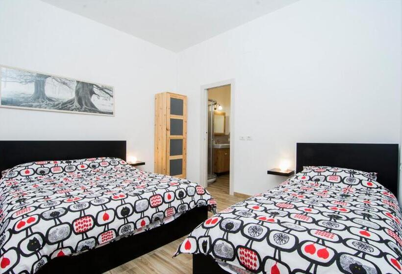 舒适三人间, Agriturismo Amargi