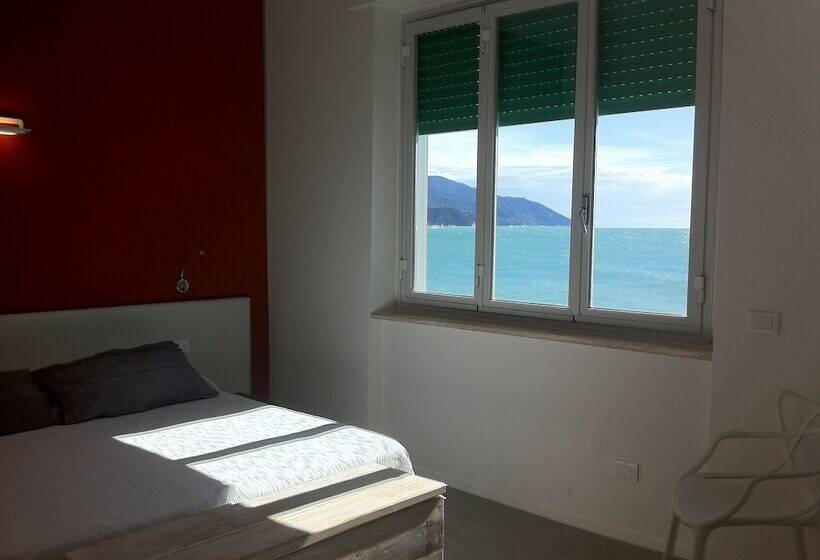 اتاق استاندارد با چشمانداز دریا, Al Mare