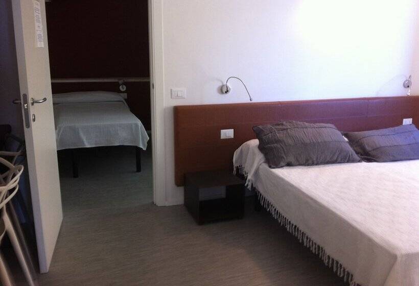 Quarto Triplo Estandar, Al Mare
