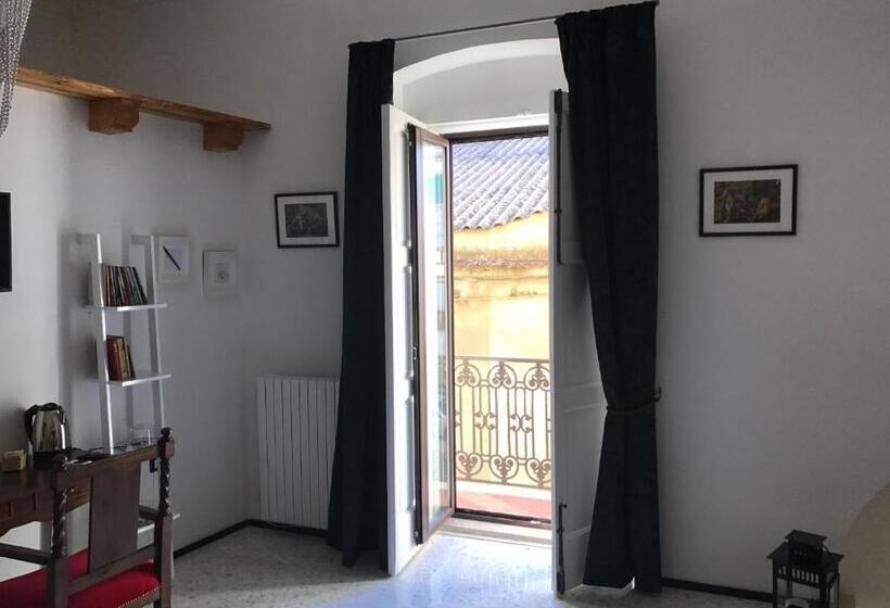 اتاق لوکس با بالکن, Ca  Del Borgo