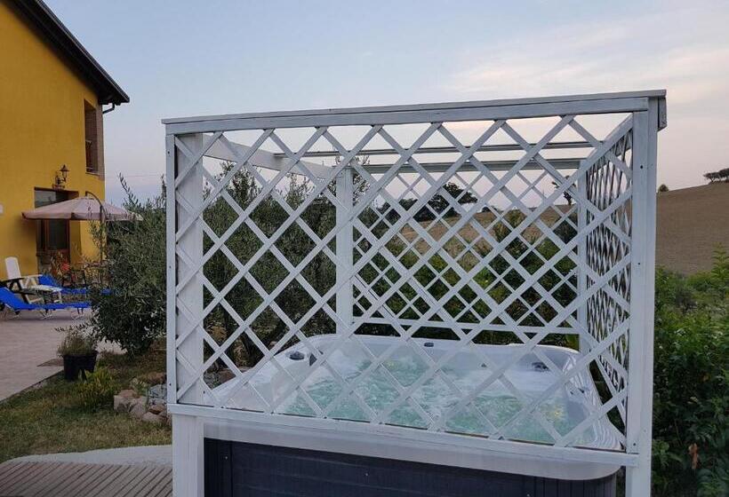 شقة غرفة واحدة مزودة بتراس, Agriturismo La Stradaccia