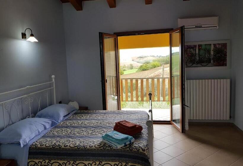 شقة غرفة واحدة مزودة بتراس, Agriturismo La Stradaccia