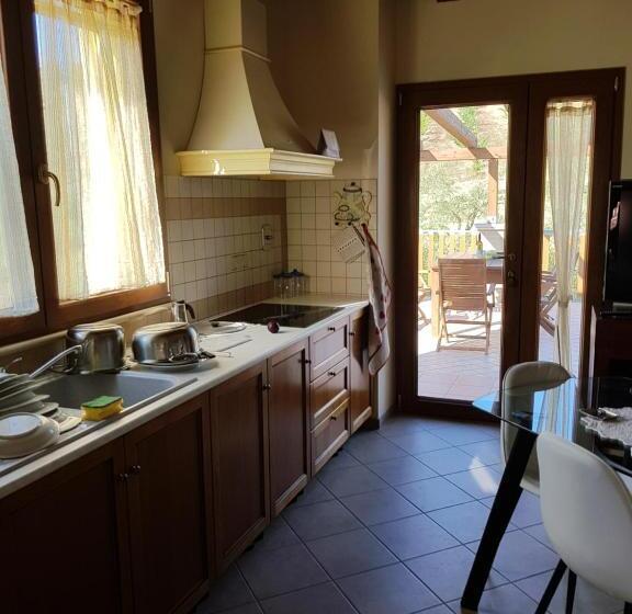 شقة غرفة واحدة مزودة بتراس, Agriturismo La Stradaccia