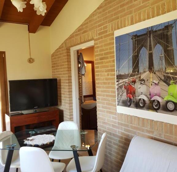 شقة غرفة واحدة مزودة بتراس, Agriturismo La Stradaccia