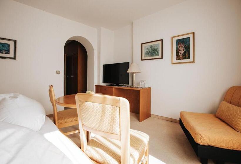 Номер Стандарт, Mair Am Turm