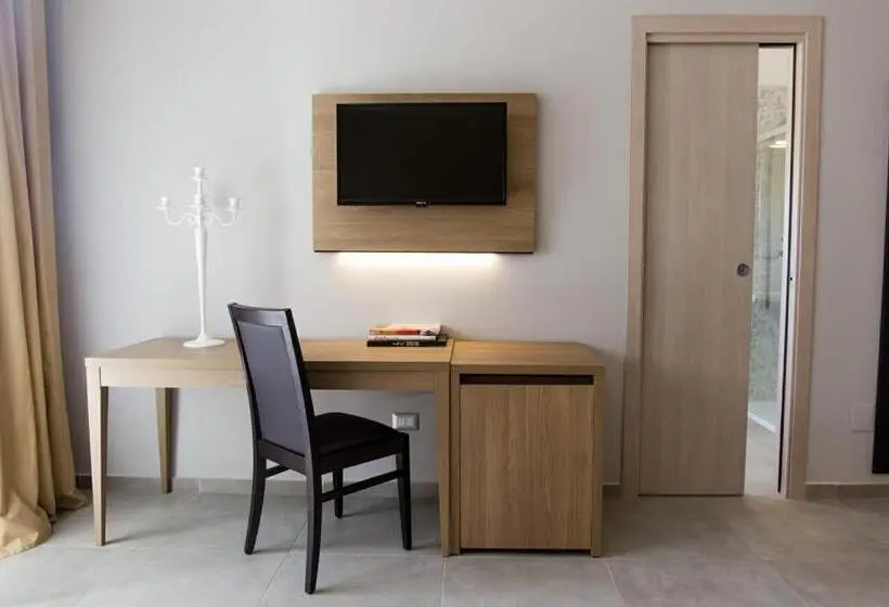 Perhehuone, San Vincenzo Resort