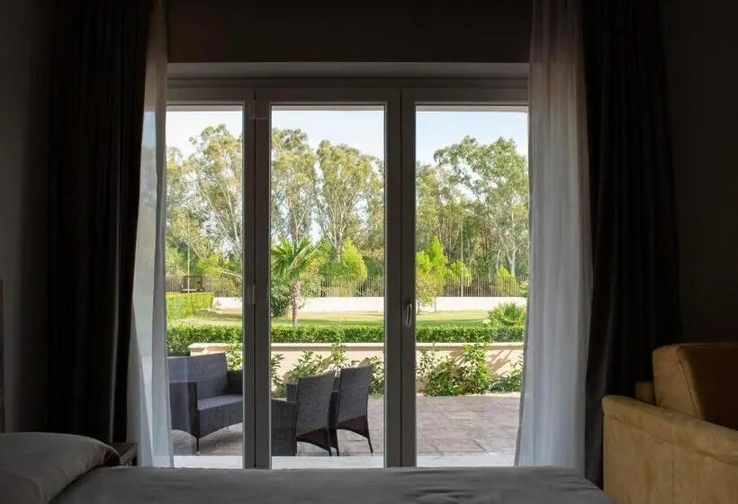Perhehuone, San Vincenzo Resort