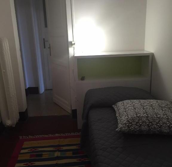 اتاق استاندارد یک تخته با سرویس بهداشتی مشترک, B & B 21 Bologna