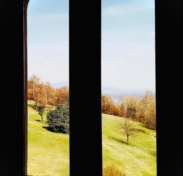 חדר משפחתי, Swanlake Rooms