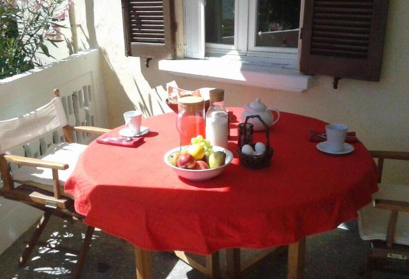 חדר משפחתי, Swanlake Rooms