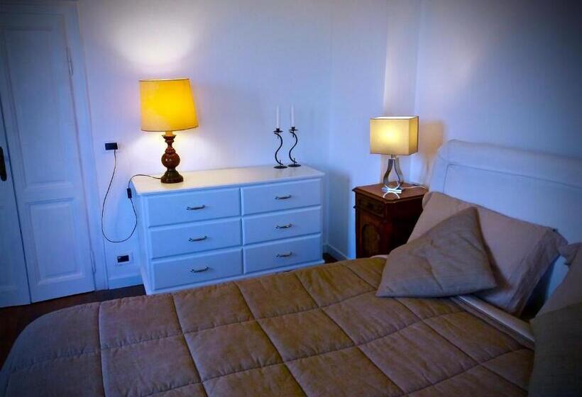 חדר משפחתי, Swanlake Rooms