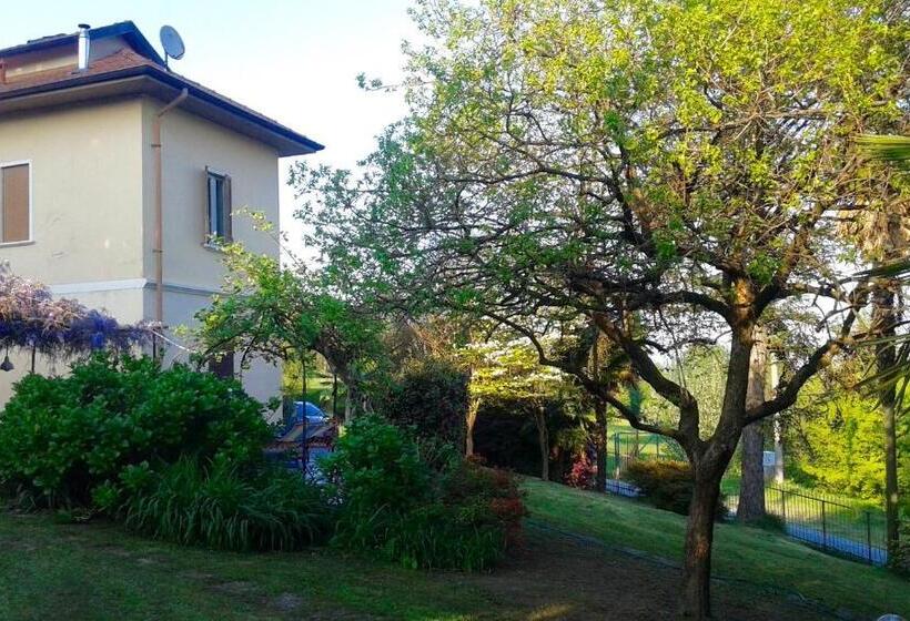 חדר משפחתי, Swanlake Rooms