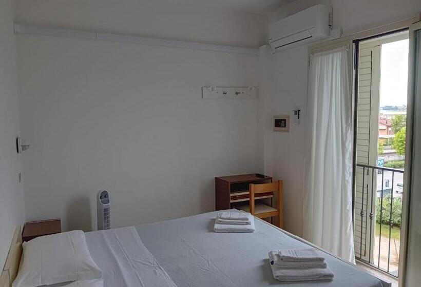 エコノミールーム, Serafini Misano Adriatico