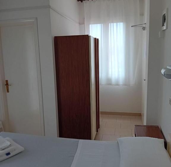 エコノミールーム, Serafini Misano Adriatico