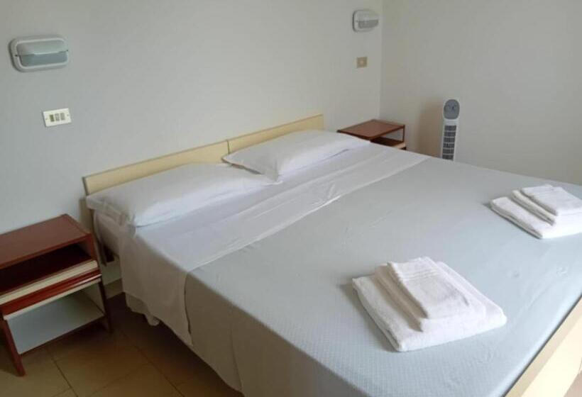 エコノミールーム, Serafini Misano Adriatico