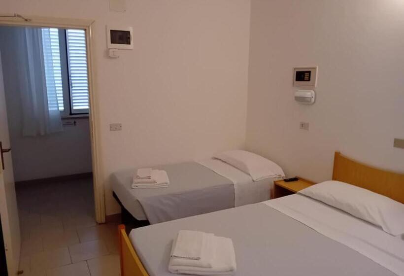 エコノミートリプルルーム, Serafini Misano Adriatico