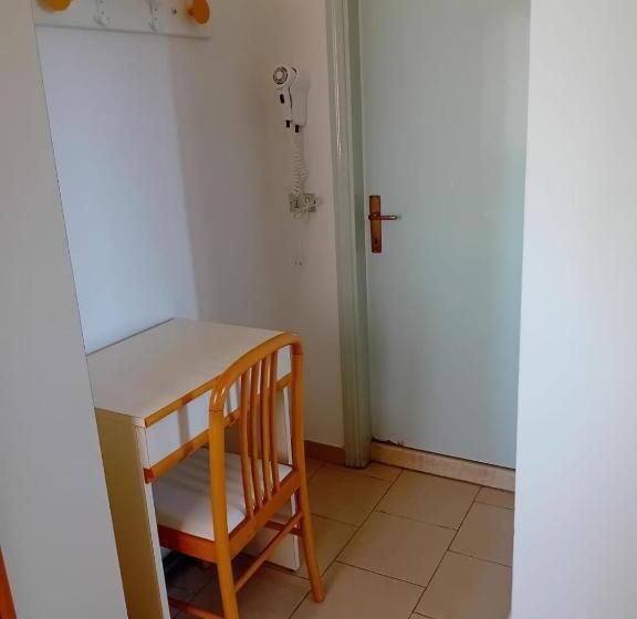 エコノミートリプルルーム, Serafini Misano Adriatico