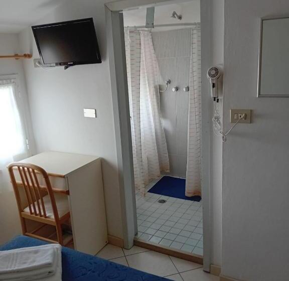 ベーシックルーム, Serafini Misano Adriatico