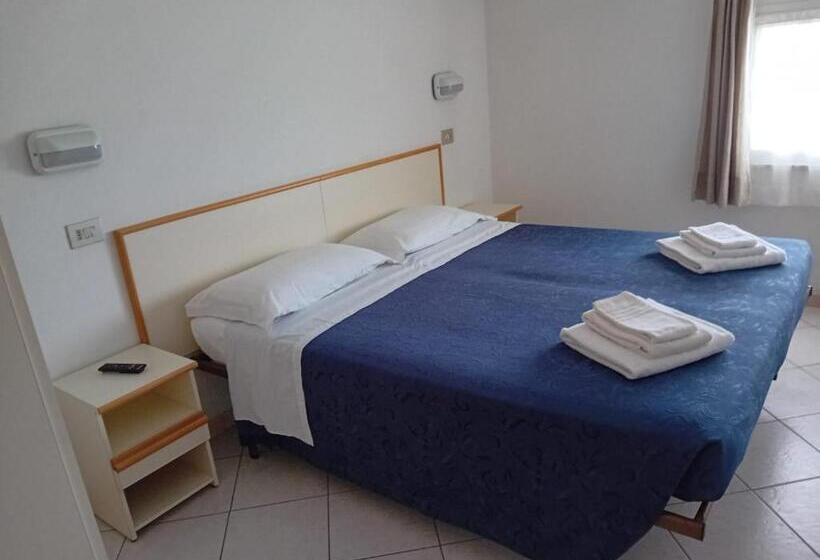 ベーシックルーム, Serafini Misano Adriatico