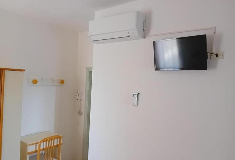 Economy Triple Room, Serafini Misano Adriatico