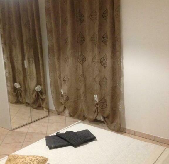 标准间, Mirage B&b