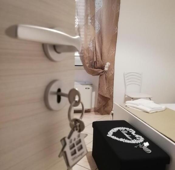 חדר סטנדרט לארבעה, Mirage B&b