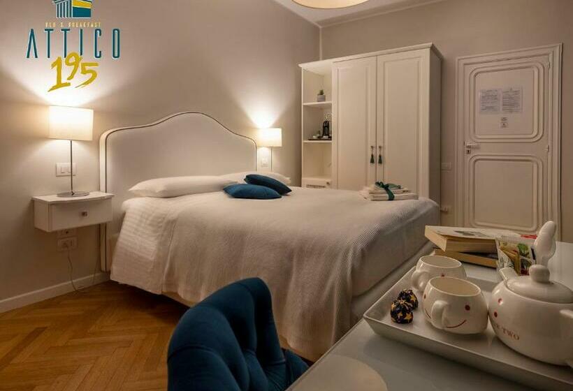 اتاق لوکس با بالکن و چشمانداز دریا, Attico 195
