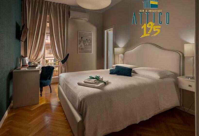 اتاق لوکس با بالکن و چشمانداز دریا, Attico 195