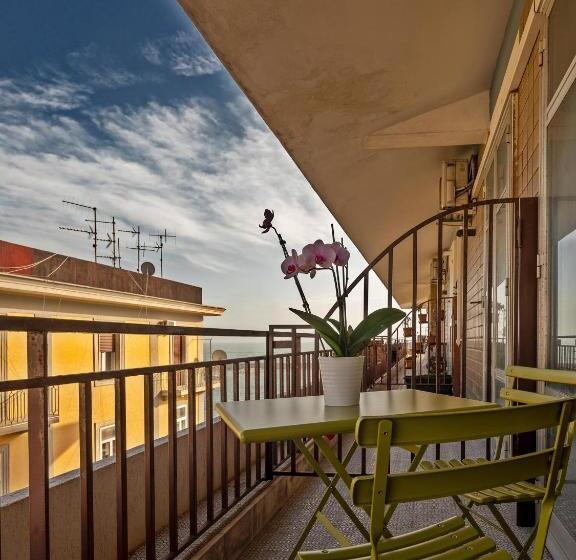 سوئیت جونیور با تراس, Attico 195