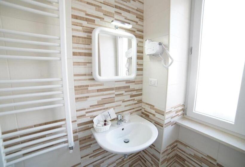 标准三人间, La Casa Dei Sogni