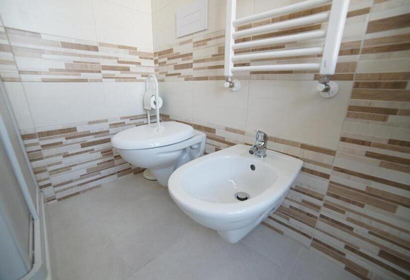 标准三人间, La Casa Dei Sogni