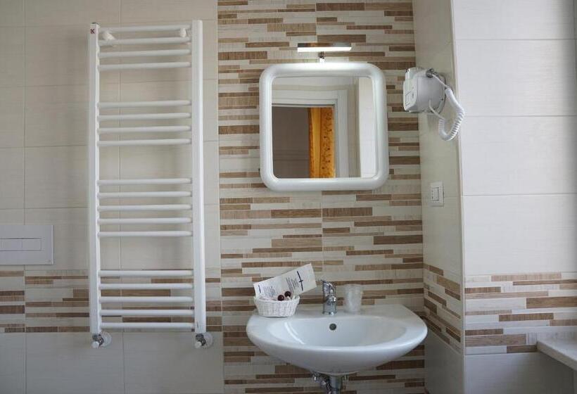 标准三人间, La Casa Dei Sogni