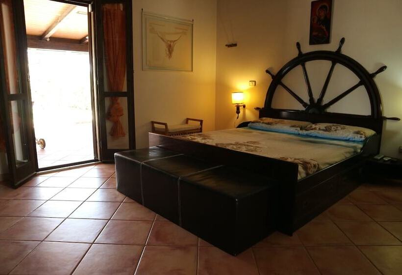 חדר דלוקס, Aurelio Rapillo