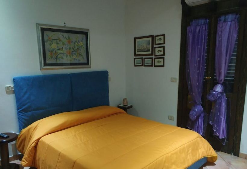 דירת חדר, Aurelio Rapillo