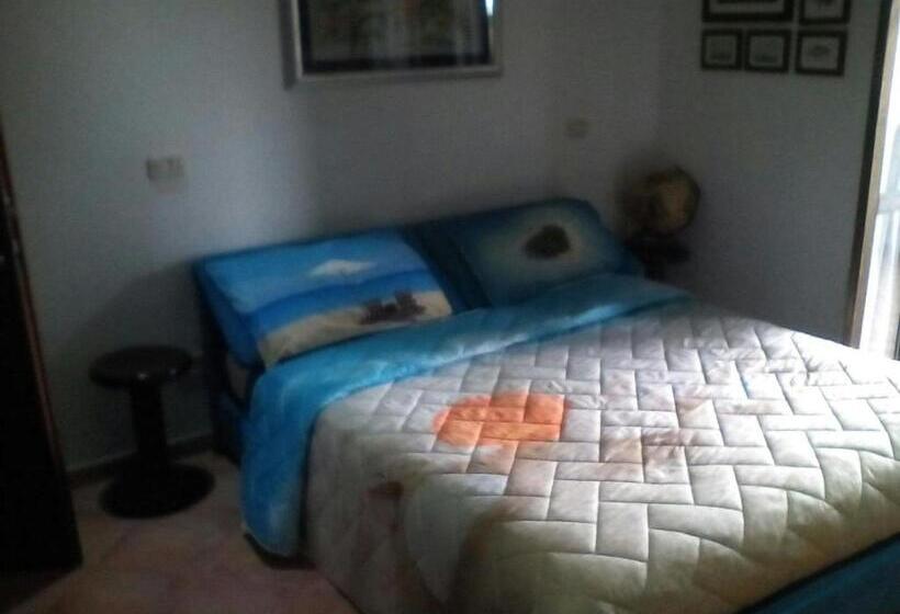 חדר אקונומי, Aurelio Rapillo