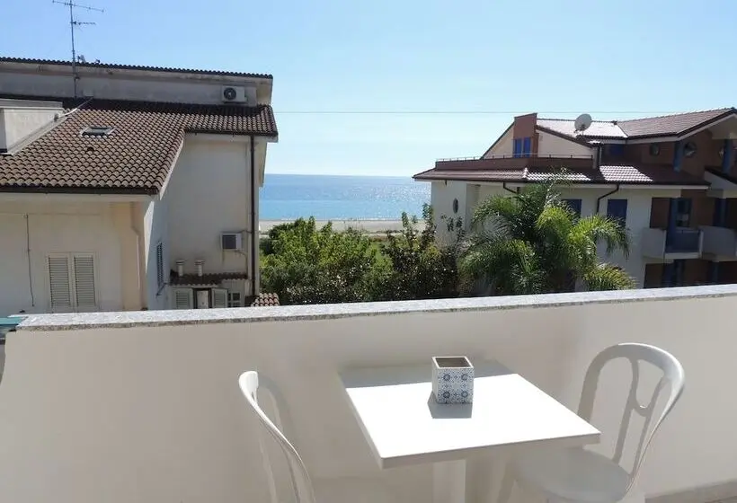 シングルデラックスルーム, B&b A Due Passi Dal Mare