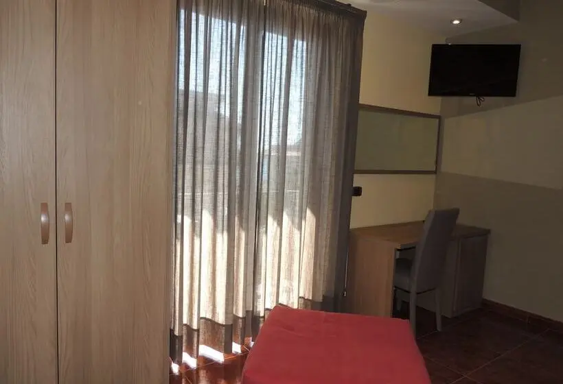 シングルデラックスルーム, B&b A Due Passi Dal Mare