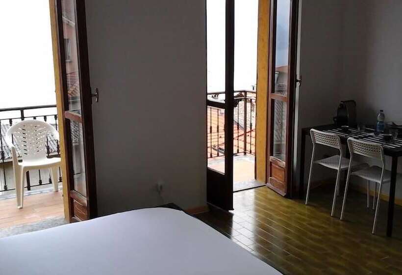 标准间带湖景, Regolo House