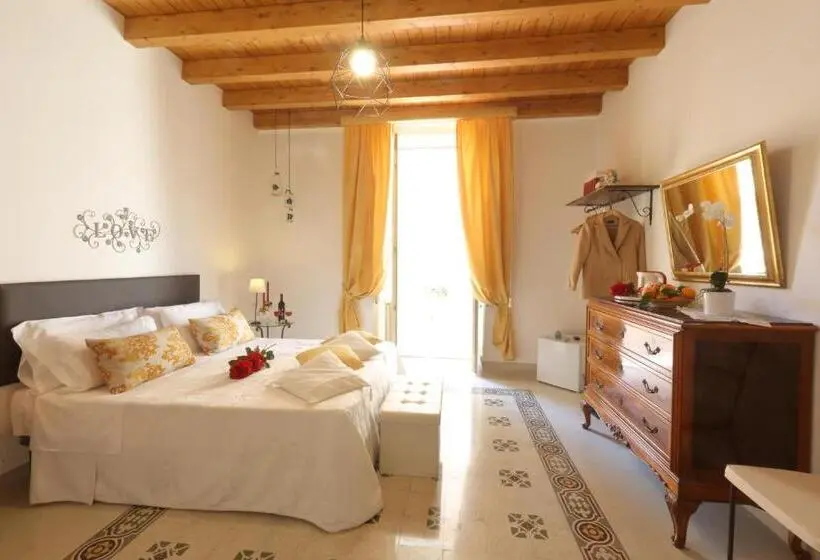 バルコニー付きスタンダードトリプルルーム, Suliscenti Dimora Siciliana B&b