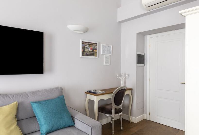 סוויטת ג'וניור, Spagna Art & Suites Ca Domus Collection