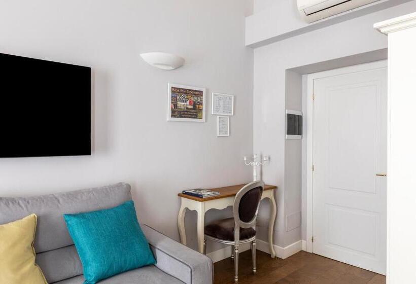 סוויטת ג'וניור, Spagna Art & Suites Ca Domus Collection