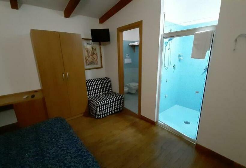 غرفة قياسية ثلاثية, Villa Mola Bed And Breakfast