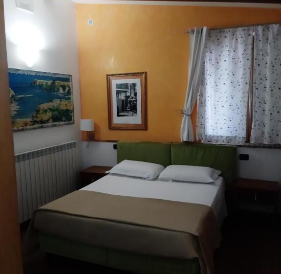 غرفة قياسية ثلاثية, Villa Mola Bed And Breakfast