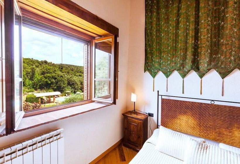 חדר סופריור לשלושה, Agriturismo & Cantina Tenuta Casteani