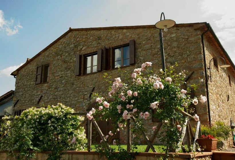 חדר סופריור לשלושה, Agriturismo & Cantina Tenuta Casteani