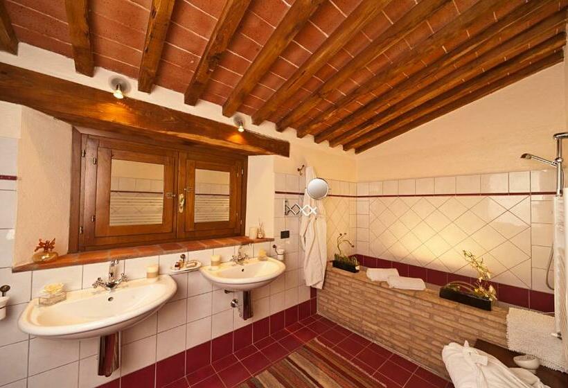 חדר סופריור לשלושה, Agriturismo & Cantina Tenuta Casteani