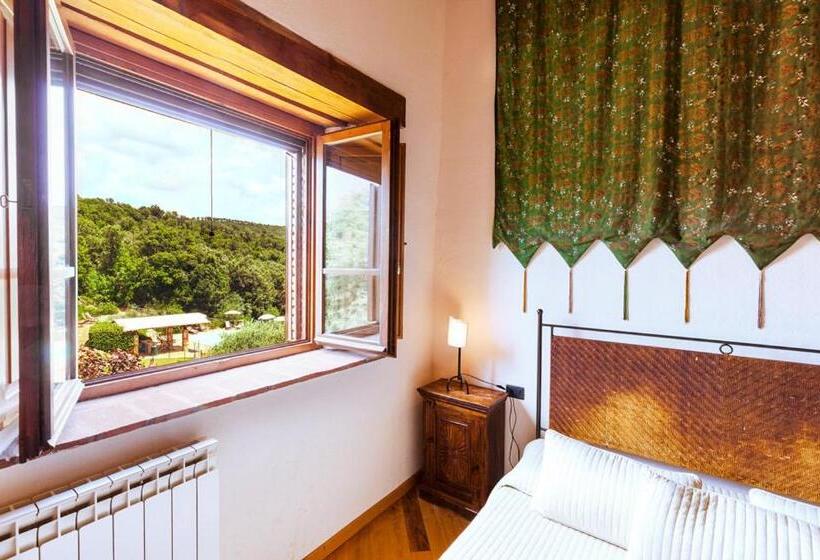 חדר סופריור לשלושה, Agriturismo & Cantina Tenuta Casteani