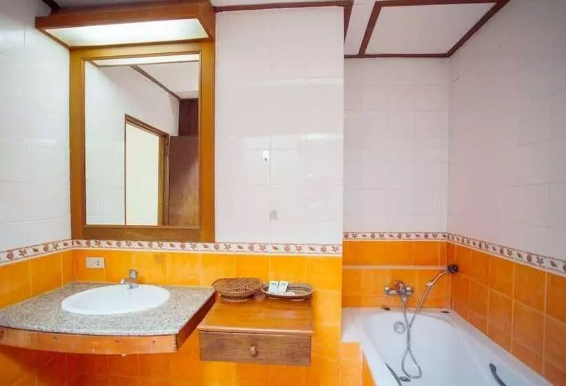 بانگلوی سوپریور, Aloha Resort